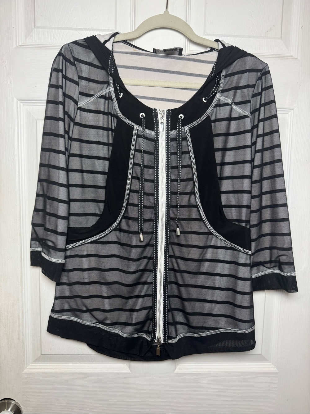 Frank Lyman Striped Mesh Zip Up Hoodie Top 3/4 Sleeve Black White Women’s 12
